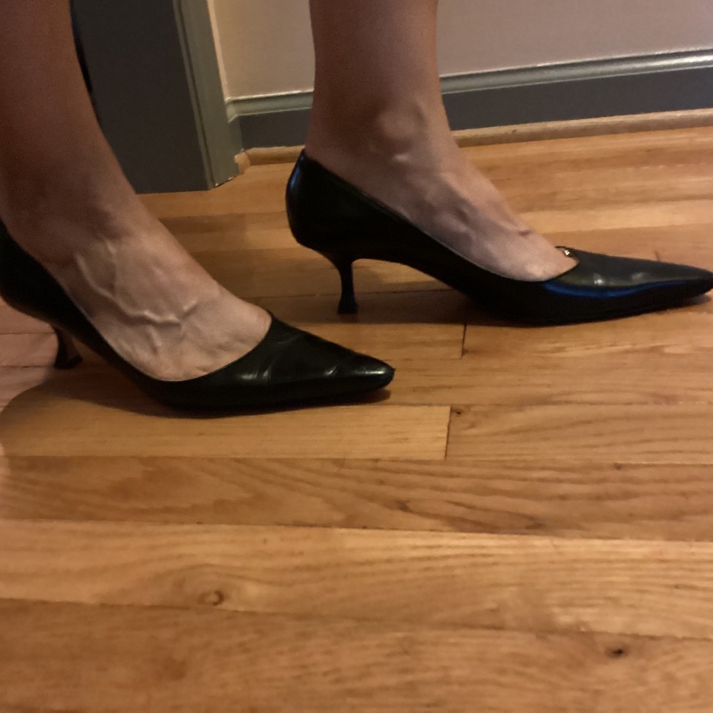 Manolo  Blahnik  black leather heels - Picture 6 of 6